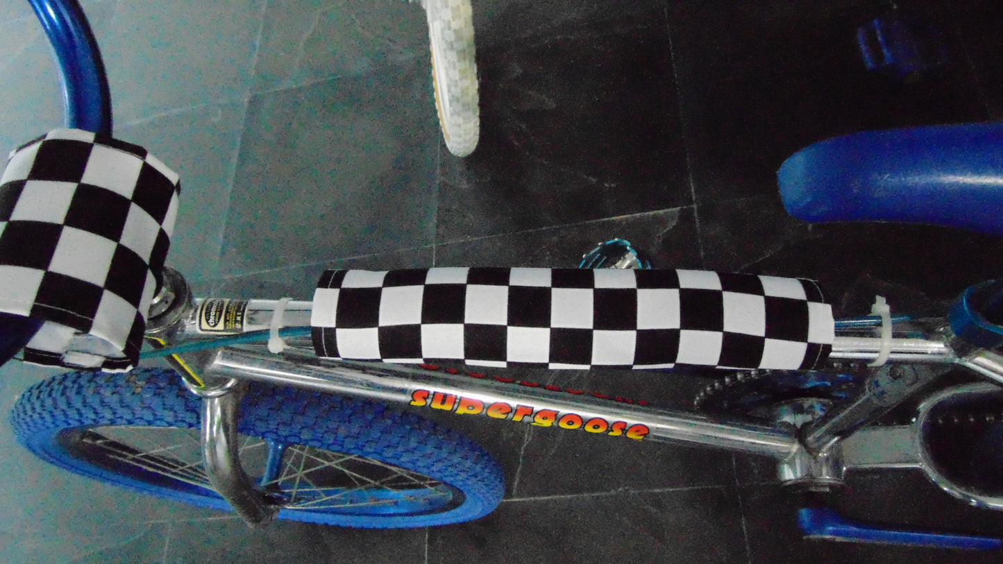 CLASSIC CHECKERED WHITE AND BLACK BIKE BMX PAD SET STEM HANDLEBAR TOP TUBE BIKE PADS CHECKERED BLACK WHITE CRASHPADSET