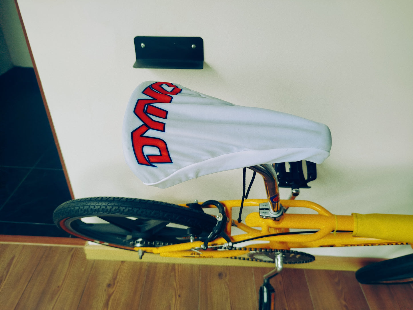 BMX Bicycle Seat Cover Vintage Style Bike Saddle Cover Old School Dyno White
