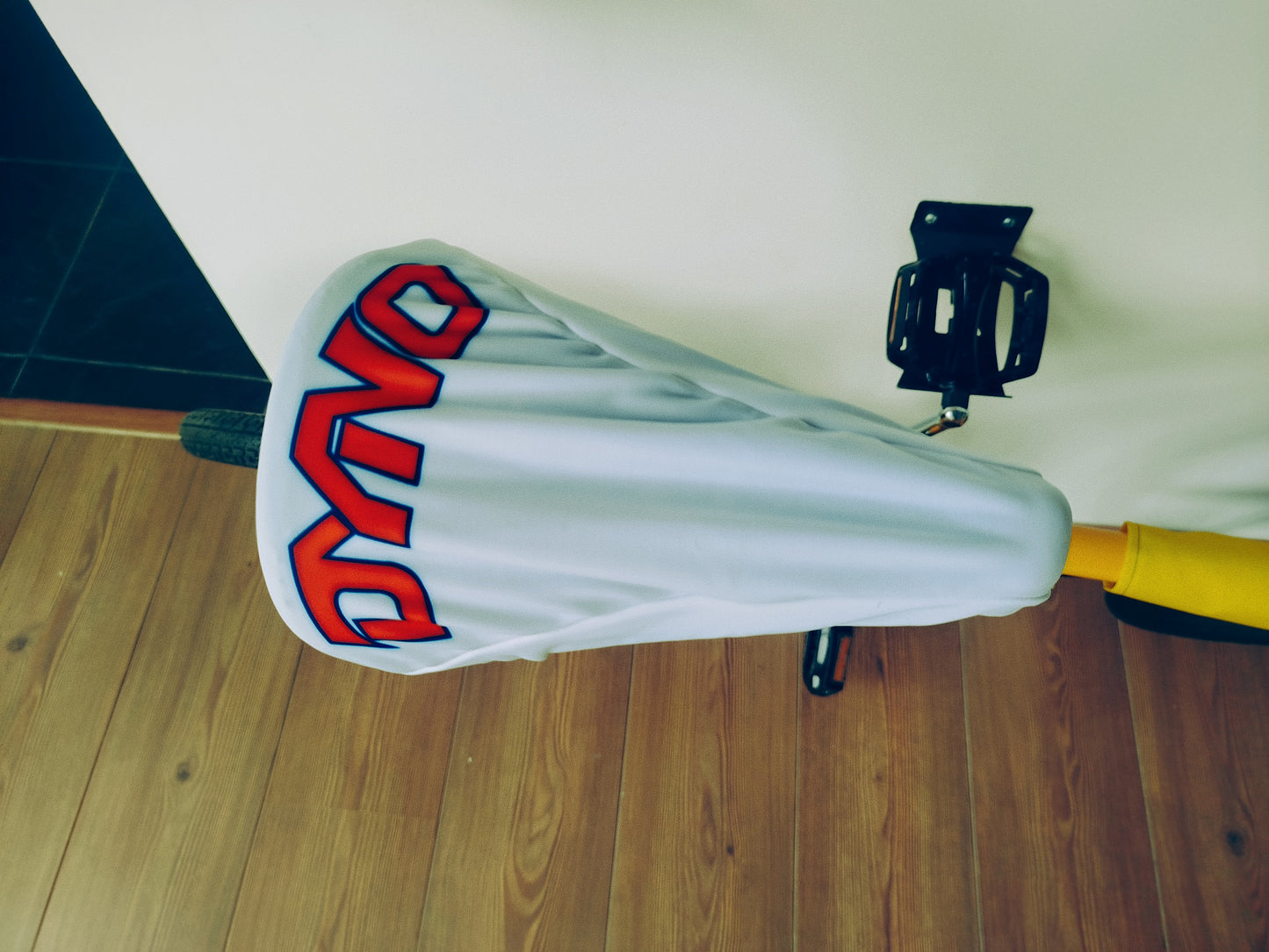 BMX Bicycle Seat Cover Vintage Style Bike Saddle Cover Old School Dyno White