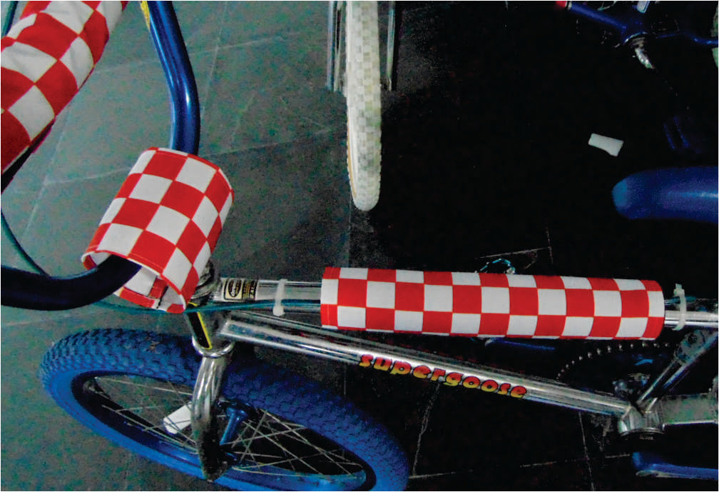 CLASSIC CHECKERED RED AND WHITE BIKE BMX PAD SET STEM HANDLEBAR TOP TUBE BIKE PADS CHECKERED WHITE RED CRASHPADSET