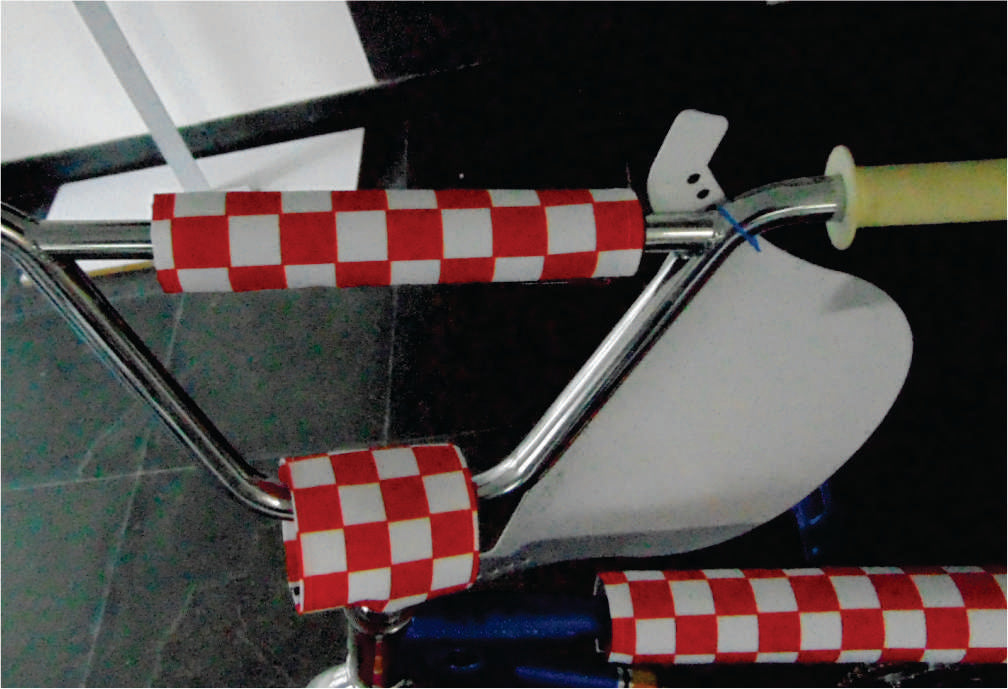 CLASSIC CHECKERED RED AND WHITE BIKE BMX PAD SET STEM HANDLEBAR TOP TUBE BIKE PADS CHECKERED WHITE RED CRASHPADSET