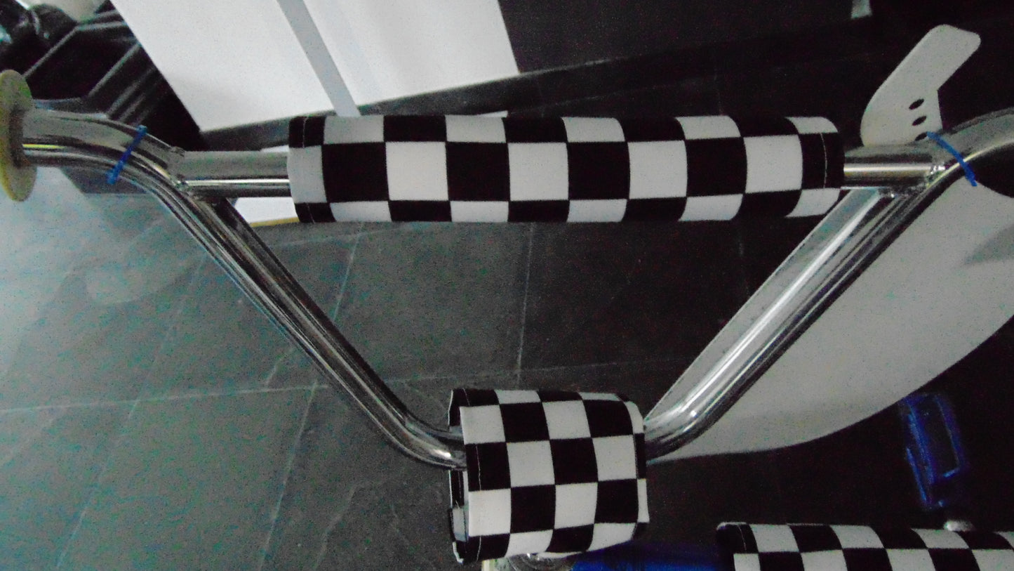 CLASSIC CHECKERED WHITE AND BLACK BIKE BMX PAD SET STEM HANDLEBAR TOP TUBE BIKE PADS CHECKERED BLACK WHITE CRASHPADSET